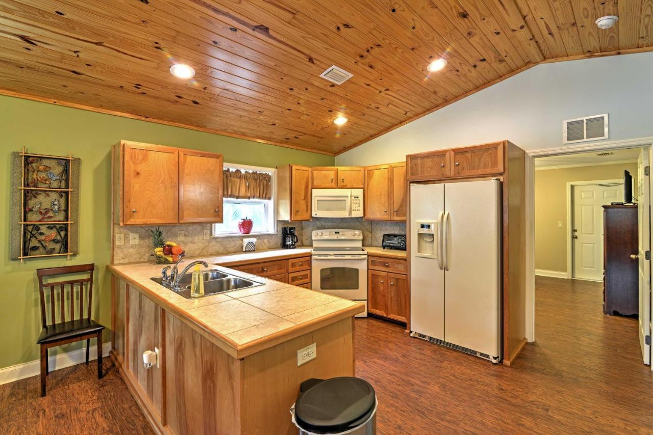 Crystal River Cottage On 1 Acre With Deck And Porch! Yankeetown Екстериор снимка