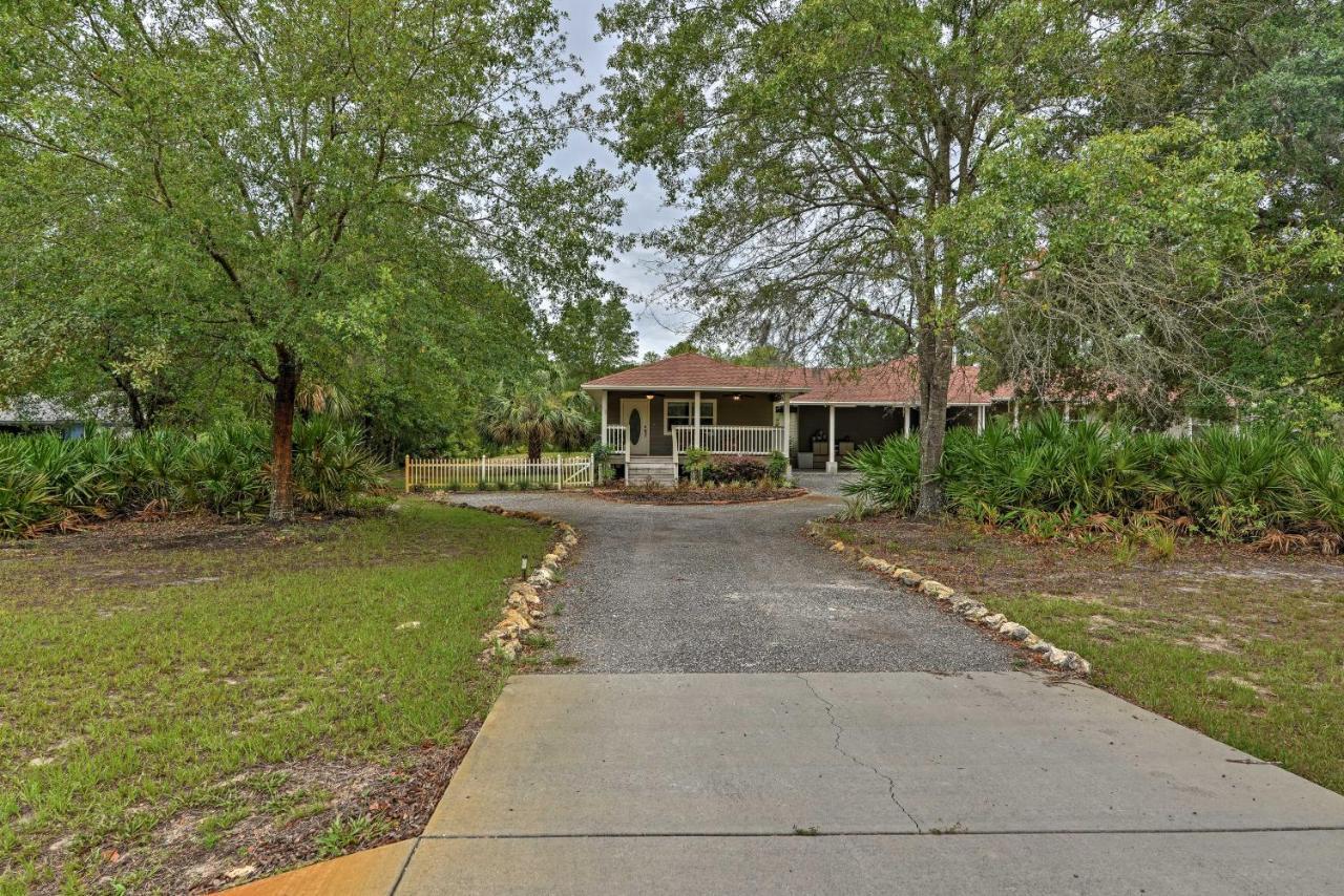 Crystal River Cottage On 1 Acre With Deck And Porch! Yankeetown Екстериор снимка